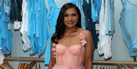 Mindy Kaling Blows Fans Away With Her Amazing Figure Claims Shes The