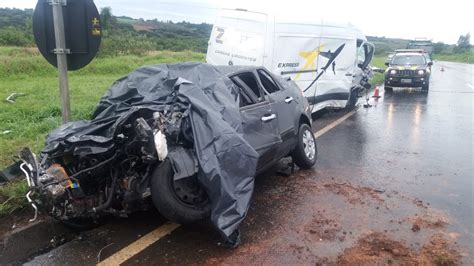 Duas Pessoas Morreram E Quatro Ficaram Gravemente Feridas Em Acidente Rsn