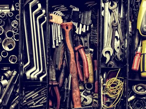 20 Car Mechanic Tools You Need In Your Garage Readers Digest