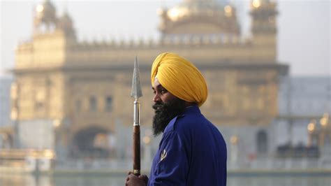 Indias Golden Temple Sparkles To Celebrate Sikh Gurus Birthday