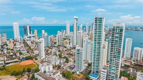 Bocagrande beach and san felipe de barajas castle are. COLOMBIA 🇨🇴 Cartagena De Indias - Un' Antica Città ...