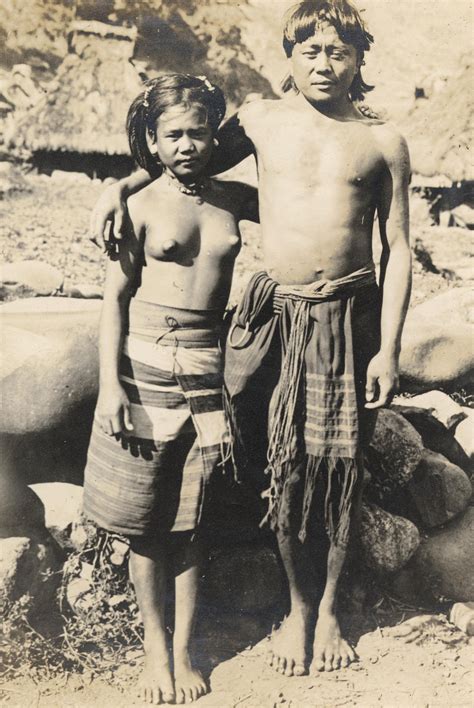 Ifugao Couple 1928 Filipino Culture Old Photography Warrior Woman