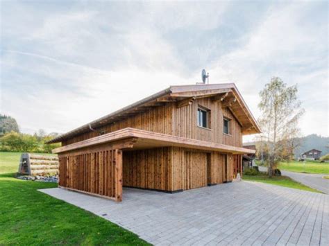 Dieser wunschtraum von vielen kann wirklichkeit werden: Holzhaus schlüsselfertig bauen & Fertighaus kaufen ...