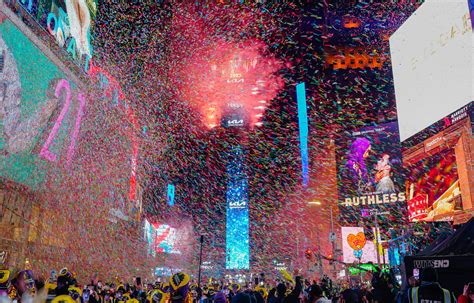 Where To Watch The New Years Eve 2023 Ball Drop And Festive