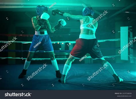 Female Boxing Knockout Images Photos Et Images Vectorielles De