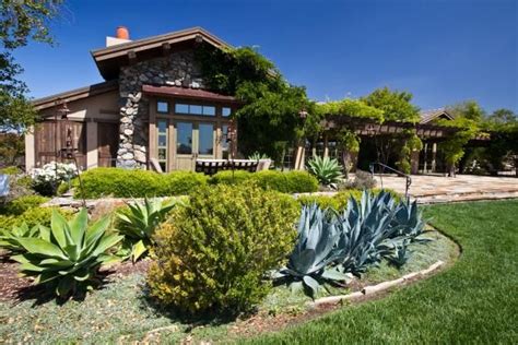 Are there any general principles/guidelines to follow for planning a landscape for this style of home? Related image | Ranch style, Ranch style homes, Landscape