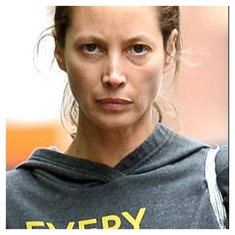 12 Models Without Makeup Looking Unrecognizable And Beautiful