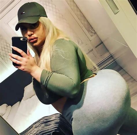 Natasha Crown Model Desperate For Worlds Biggest Bum Shares Eye