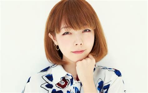 Her songs are generally upbeat, although she has also released some slower tempo numbers and focuses primarily on the topic of love. aiko、一番怖いのは「人間」