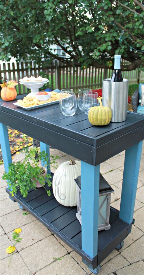 Give your front yard these diy front yard makeover ideas! DIY Rolling Bar Cart - Mom 4 Real