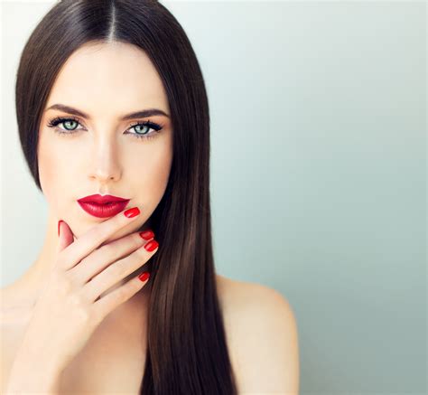 It is indeed possible, even without a flat iron! bigstock-149876963 - Colour Me Beautiful