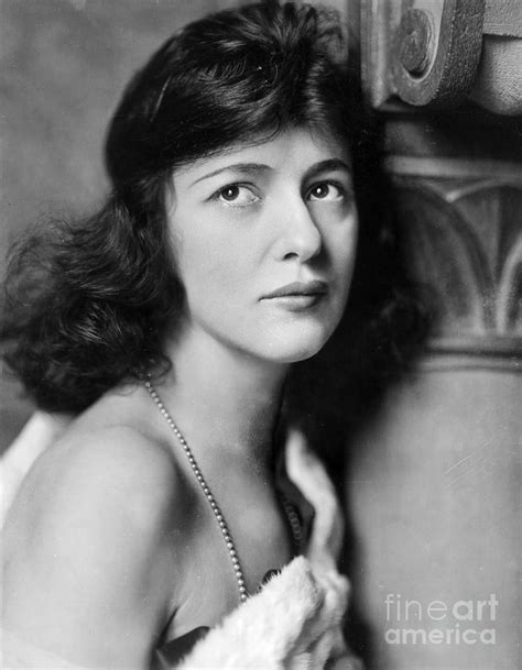 Become a patron of evelyn wang today: Evelyn Nesbit Photograph by Granger