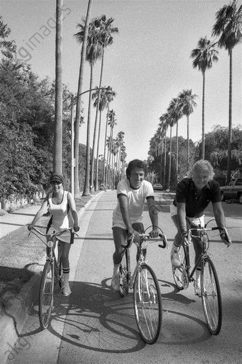 With michel drucker, johnny hallyday, laurent gerra, robert hossein. Mireille à Hollywood au Beverly Hills en 1971 en compagnie ...