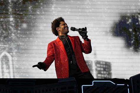 Review The Weeknd Bores At Super Bowl Halftime Show Flipboard