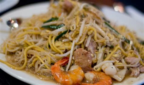 They offer a wide range of carefully curated gifts that are perfect for your loved ones. Local food in Singapore: Where to get the best of the best ...