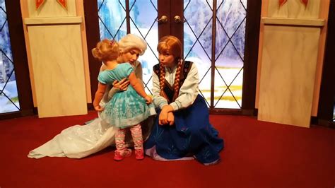 Disneyland 2016 Meeting Elsa And Anna Youtube