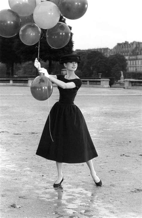 Audrey Hepburn The Elegance Of A Woman Vestido Audrey Hepburn Estilo De Audrey Hepburn