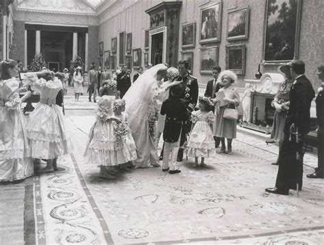 Never Before Seen Photos From Princess Diana S Wedding