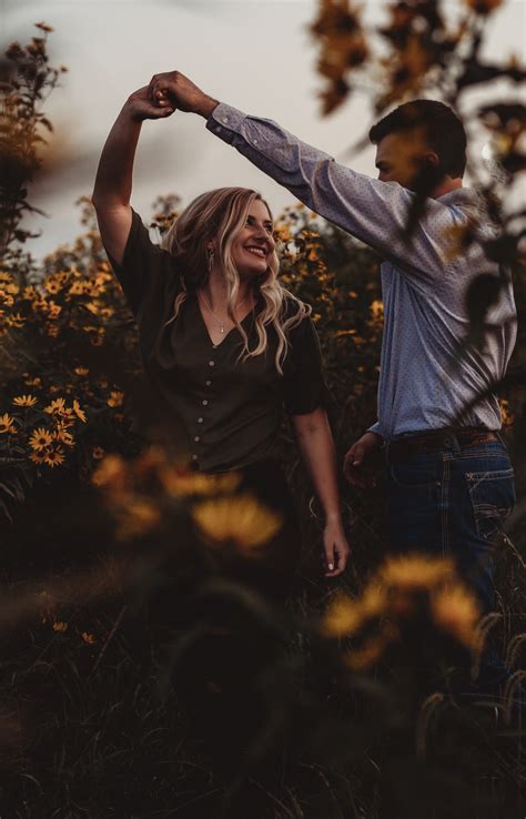 Seward Ne Fun Nebraska Engagement Photos Native Roaming