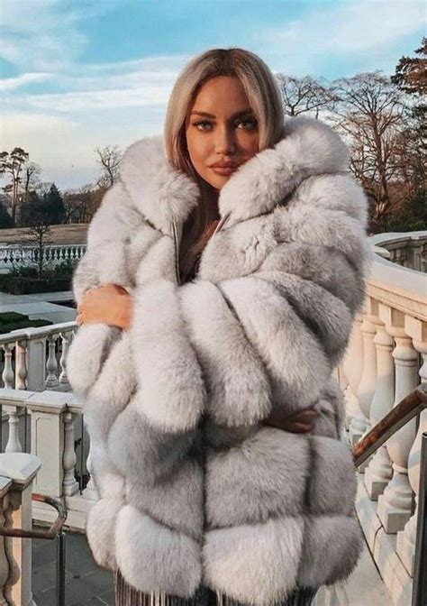 Pin By Sachiko On Anziehsachen Fur Coats Women Fur Coat Fox Fur Coat