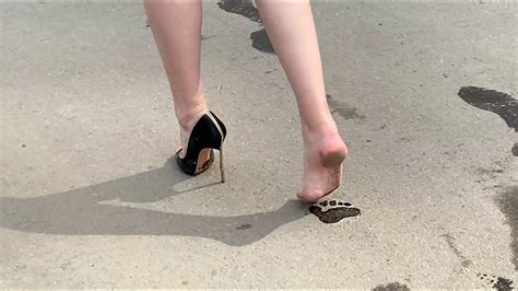 After Losing A Leg Woman Walks On Her Own In 4 Inch Heels Amputee Otosection