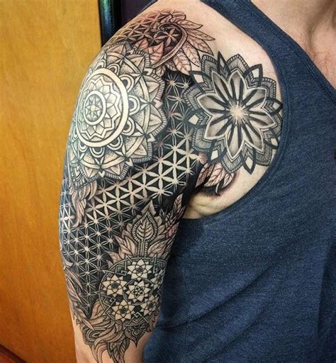 Learn about tattoos, discover their symbolic meaning, find inspiration. Binnenste bij oksel | Geometric sleeve tattoo, Tribal ...