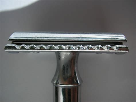The boat is sparkman & stephens design number 1904. Merkur 34c, gerader Rasierkopf Foto & Bild | industrie und ...