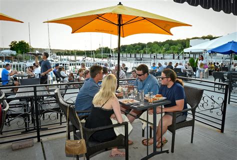 Waterside Dining On Long Island The Cove And The Lakehouse The New