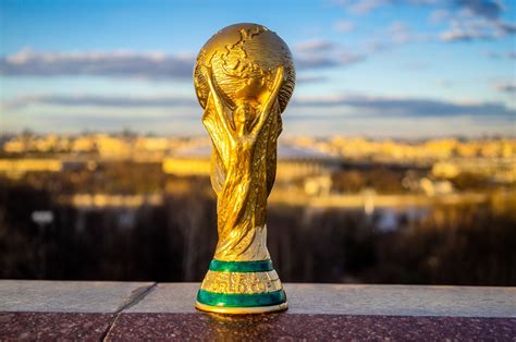Les dix vainqueurs de groupes iront à la coupe du monde et les dix équipes qui termineront deuxièmes obtiendront le statut de barragiste avec les deux meilleures. Coupe du Monde 2018 : une diffusion rentable pour TF1