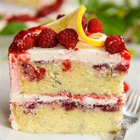 Lemon Raspberry Cake With Raspberry Filling Sugar Geek Show