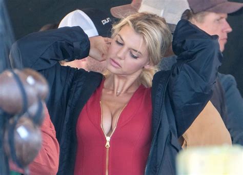 Kelly Rohrbach Cleavage 31 Photos Thefappening