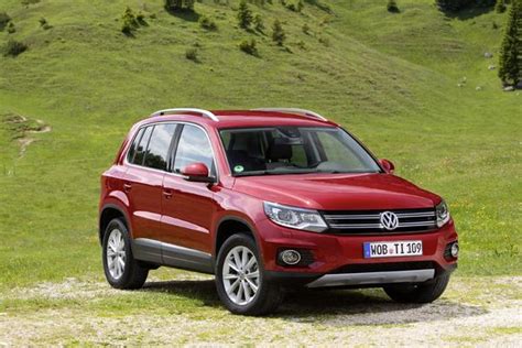The tiguan now bears a striking resemblance to its bigger brother the toureg. 2013 Volkswagen Tiguan: New Car Review - Autotrader