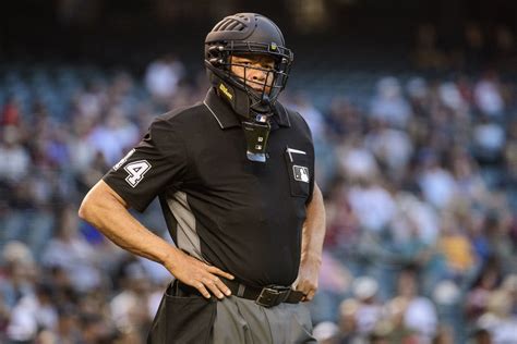 Mlb Umpire Kerwin Danley Becomes The First Black Crew Chief