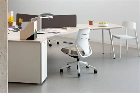 DNB House: Private Modern Building with Flexible Workspaces