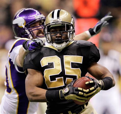 Bush Does His Part In Saints 31 28 Overtime Win Over Vikings For Nfc