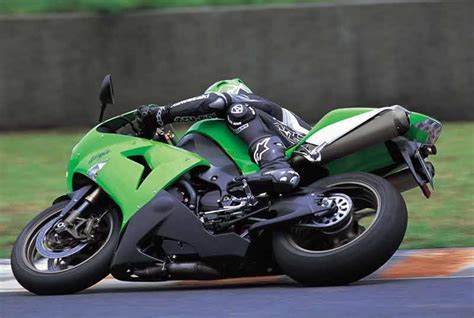 On paper this was a good idea, despite. KAWASAKI ZX-10R (2006-2007) Review | Specs & Prices | MCN