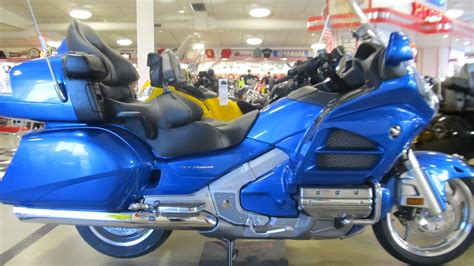 This two tone paint job is caribou in color and includes the wheel well trim and both bumpers. Niehaus Cycle: Color-matched, Two tone or Stock 2012 Goldwing?