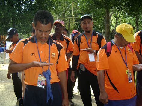 Ia berhasil memboyong piala dari tiga ajang berbeda. Aktiviti Pelajar PJK Institut Pendidikan Guru, Kampus Ilmu ...
