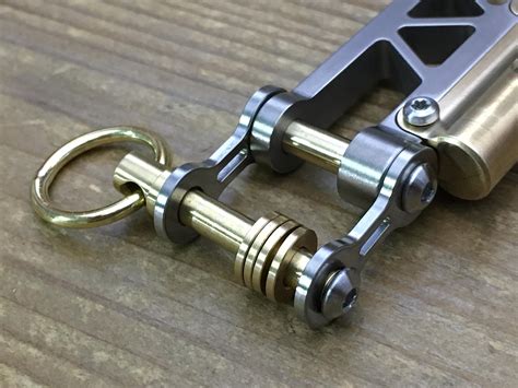 Titanium Edc Keychain Bolt Carabiner With Adapter For 7 Keys