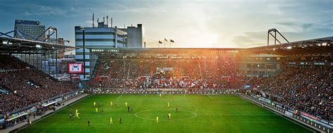 Pauli hat die feste verpflichtung von eric smith, von der die mopo bereits berichtet, jetzt offiziell gemacht. FC St. Pauli - Millerntor Stadion - Fußball Foto Wandbild ...