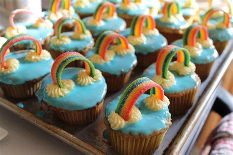 This rainbow cupcake recipe was so easy and didn't take much more time than baking regular cupcakes. Rainbow Cupcake | HOME DECORATION LIVE