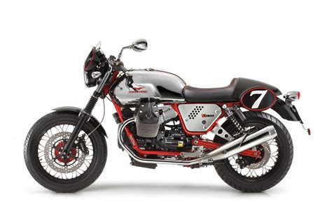 There are easter eggs a'plenty from models past scattered about this. MOTO GUZZI V7 Racer specs - 2012, 2013 - autoevolution