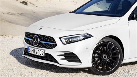 2019 Mercedes Benz A Class Color Digital White Pearl Detail Caricos