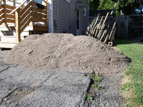 How to make a stone patio. How to Install a Flagstone Patio with Irregular Stones ...