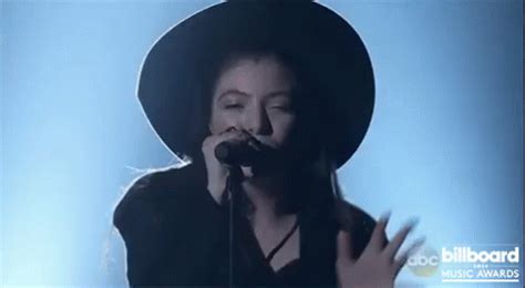 Lorde Gif Lorde Discover Share Gifs