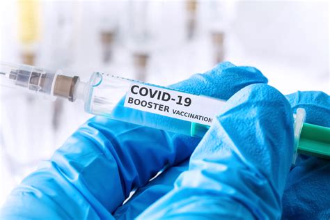 Beragam Efek Samping Vaksin Booster COVID 19 Hello Sehat