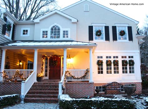 Modern country, today's hottest decorating trend, is more than just enamel signs and galvanized accents. Decorating the Outside of Your House for Christmas ...