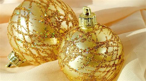 Download Christmas Desktop Gold Glitter Balls Wallpaper