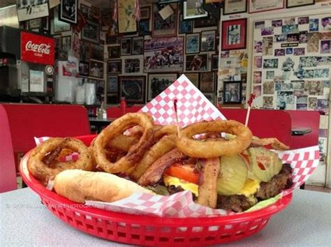 These 15 Tuscaloosa Restaurants Will Blow The Taste Buds Out Of Your