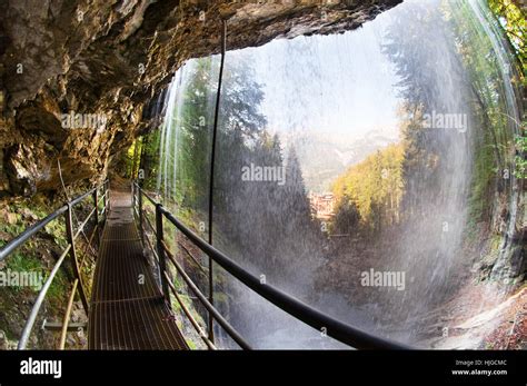 Footpath Behind Waterfall Hi Res Stock Photography And Images Alamy